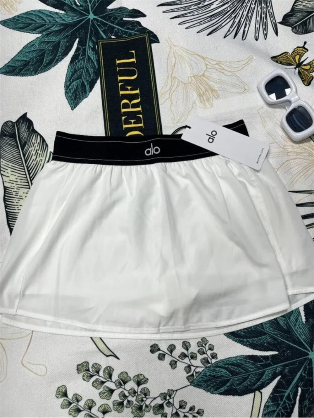 Alo Yoga Match Point Tennis Skirt White NEW Small Size